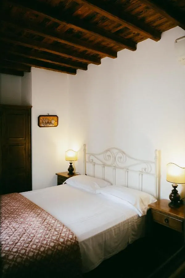 Country house Fattoria Degli Usignoli Guest House San Donato in Fronzano Italy
