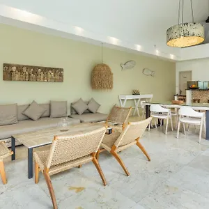 https://gallici.hotelsseminyak.net